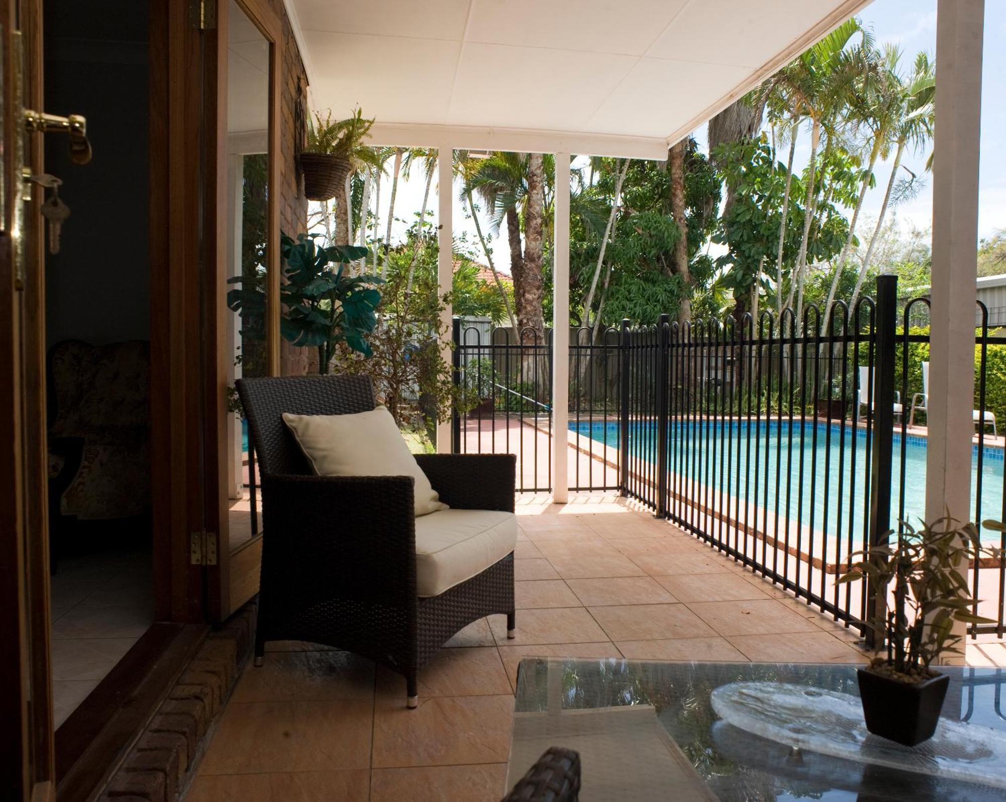 Ainslie Manor Bed And Breakfast Redcliffe Exterior photo