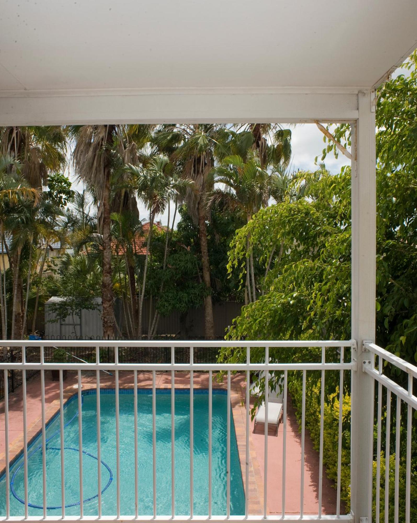 Ainslie Manor Bed And Breakfast Redcliffe Exterior photo