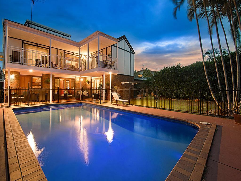 Ainslie Manor Bed And Breakfast Redcliffe Exterior photo