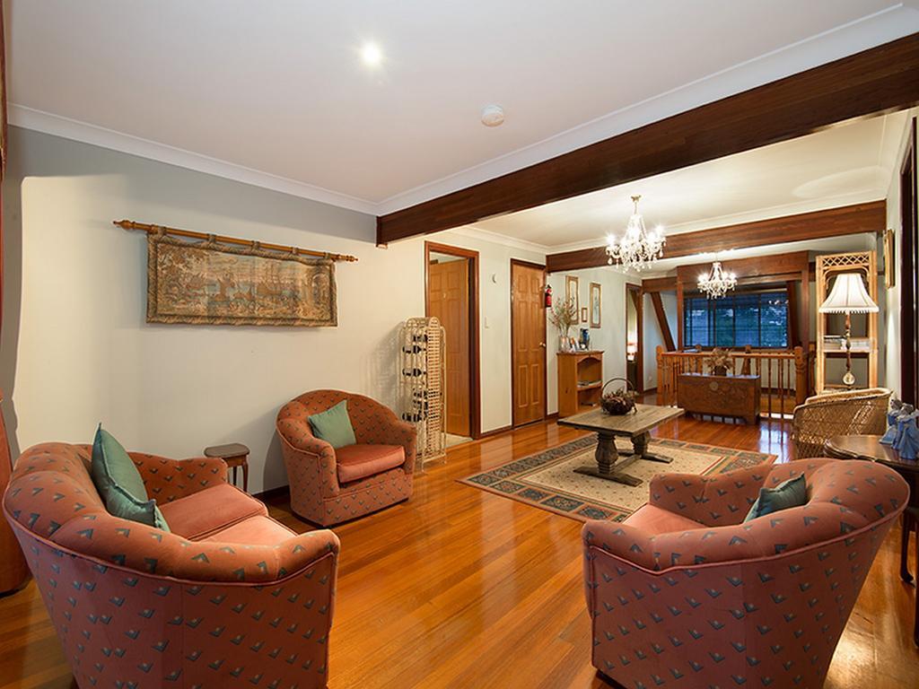 Ainslie Manor Bed And Breakfast Redcliffe Exterior photo