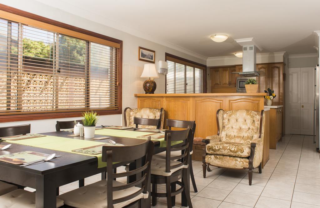 Ainslie Manor Bed And Breakfast Redcliffe Exterior photo