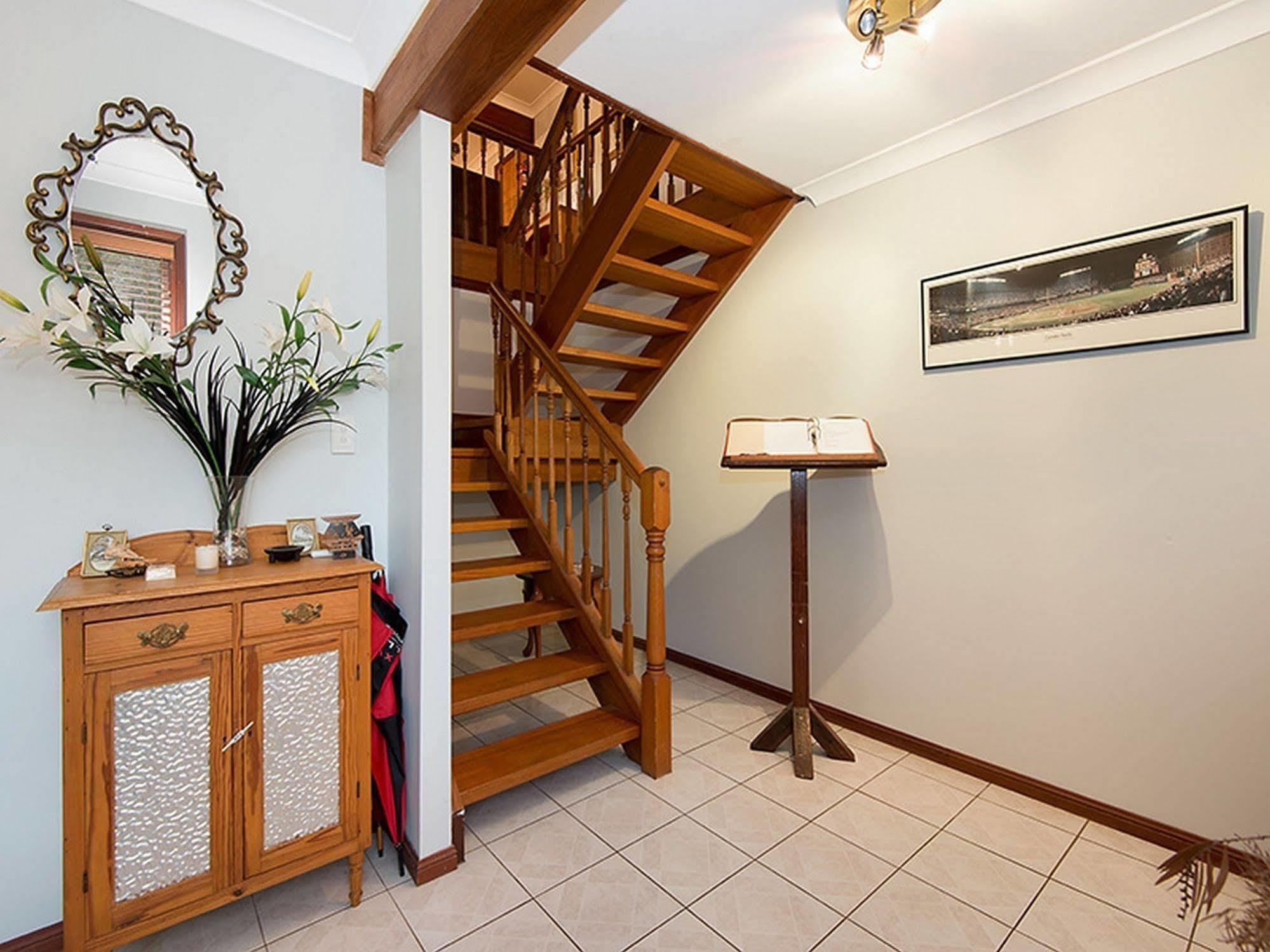 Ainslie Manor Bed And Breakfast Redcliffe Exterior photo