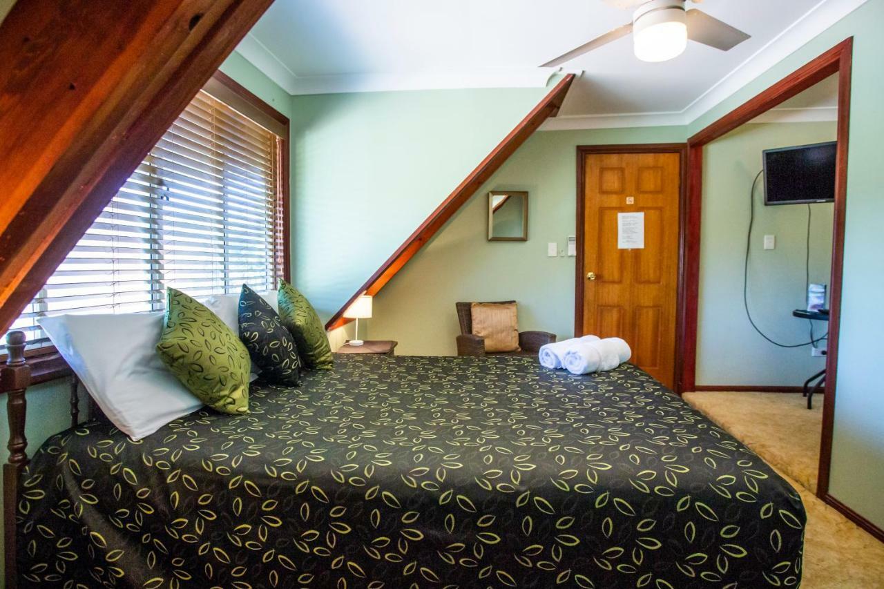 Ainslie Manor Bed And Breakfast Redcliffe Exterior photo