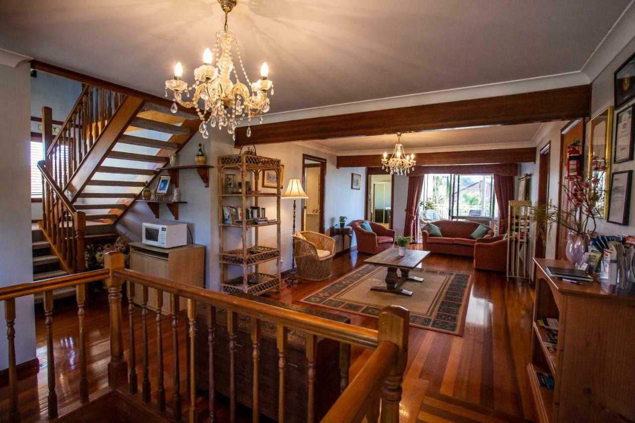 Ainslie Manor Bed And Breakfast Redcliffe Exterior photo